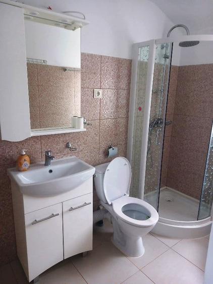Casă cu 2 camere cu Teren 1100 Mp în Brodoc