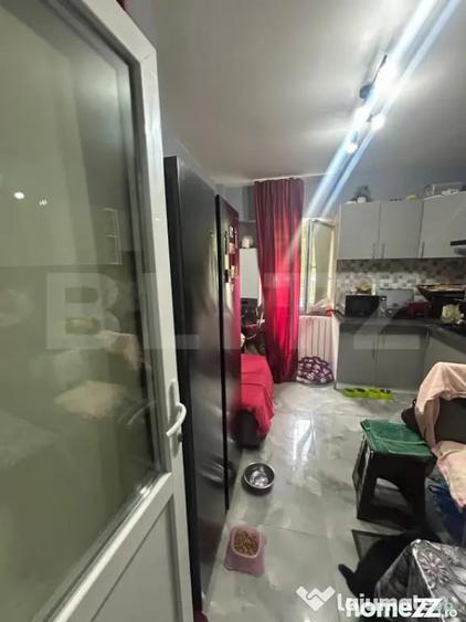 Garsonieră decomandată în Micro 12