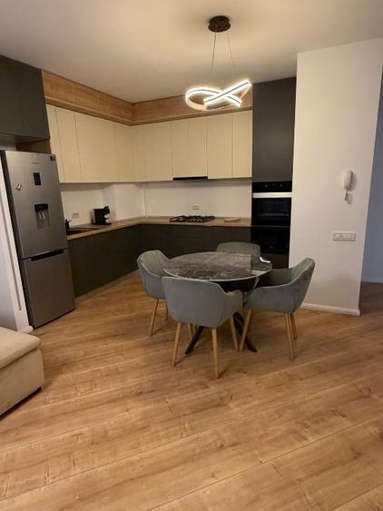 Apartament cu 2 camere, mobilat în Central