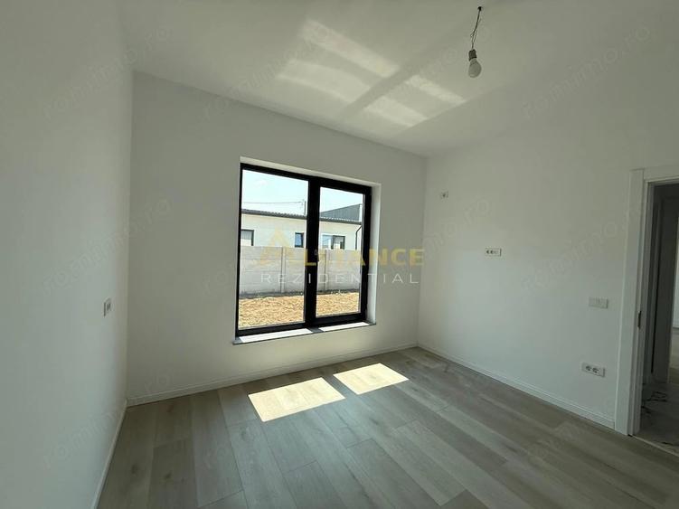 Casă cu 4 camere cu Teren 350 Mp în Berceni