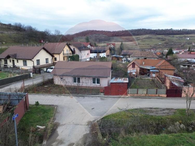 Casă cu 3 camere cu Teren 545 Mp în Central