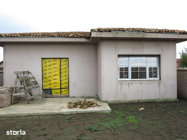 Casă cu 3 camere cu Teren 400 Mp în Limanu