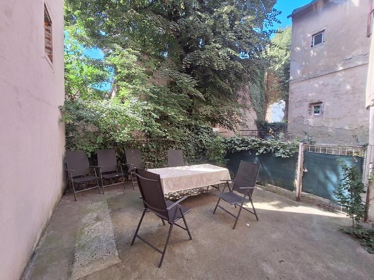 Apartament cu 4 camere circular, mobilat în P-ța Maria