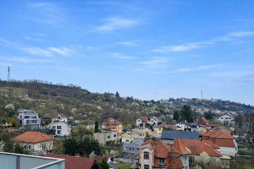 Penthouse cu 4 camere decomandat, mobilat în Grigorescu