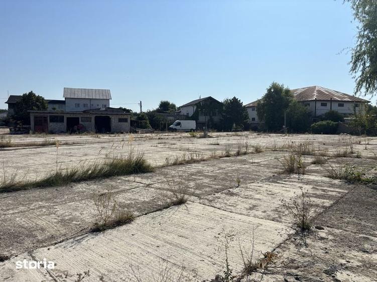 Teren de 5100 mp, în Central