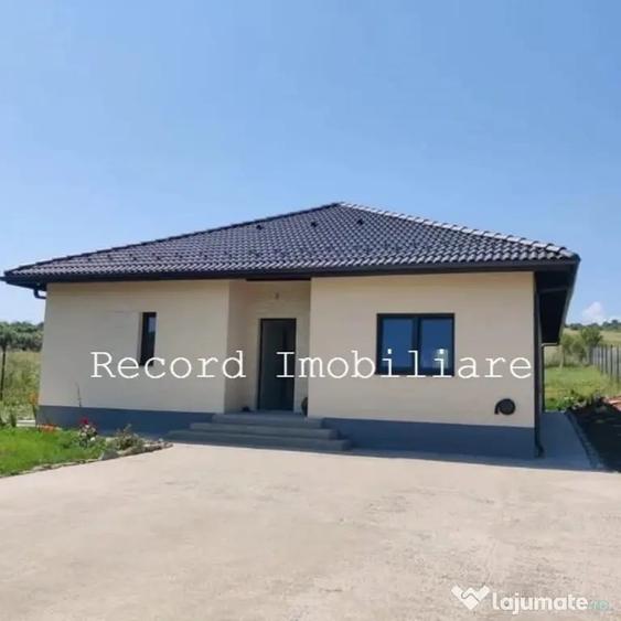 Casă cu 4 camere cu Teren 800 Mp în Chinteni
