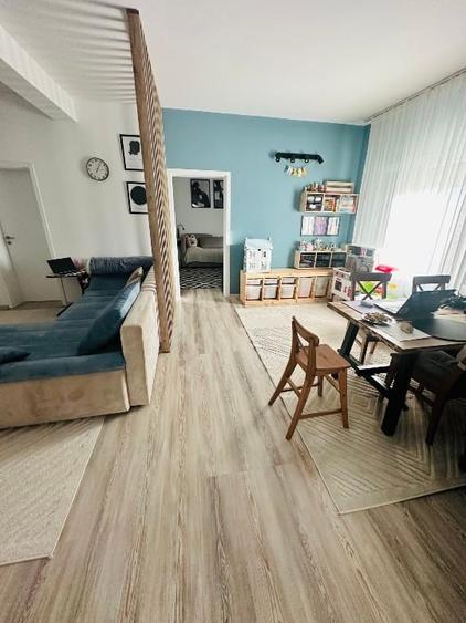 Apartament cu 2 camere semidecomandat, mobilat în Giroc