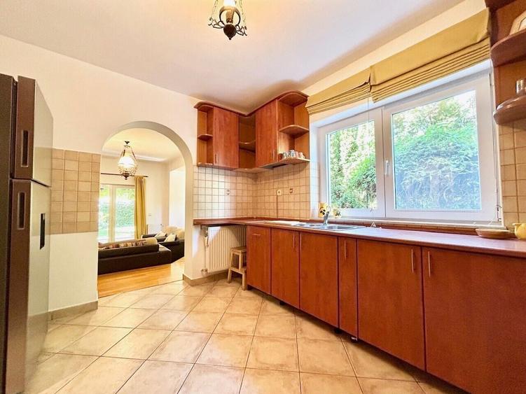 Duplex cu 4 camere cu Canalizare în Iancu Nicolae