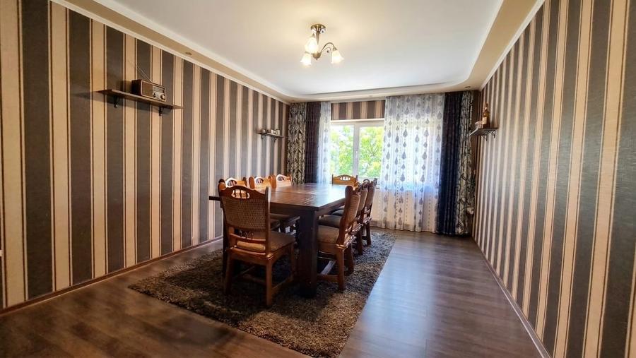 Apartament cu 3 camere decomandat în Răcădău
