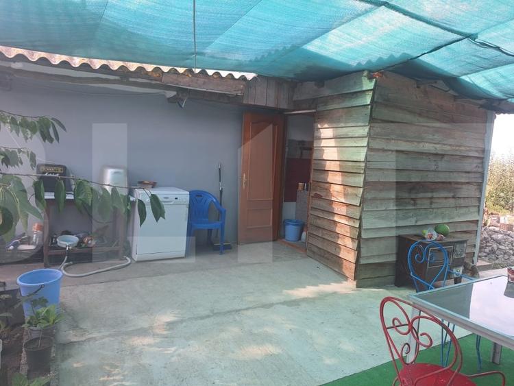 Casă individuală cu 2 camere cu Teren 3300 Mp în Dorohoi