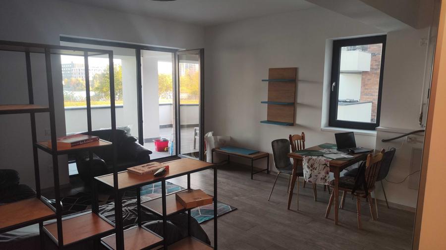 Apartament cu 2 camere semidecomandat în Străulești