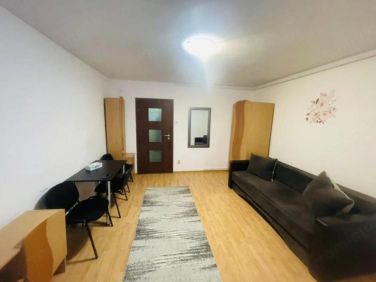Garsonieră decomandată în Județean