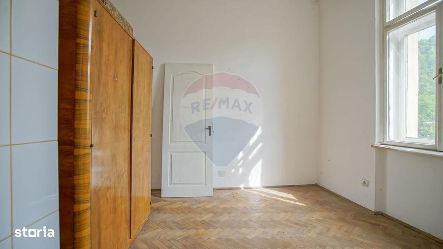 Casă cu 4 camere în Central