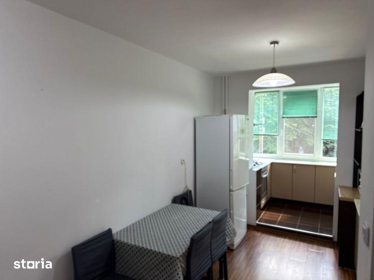 Apartament cu 3 camere decomandat în Decebal