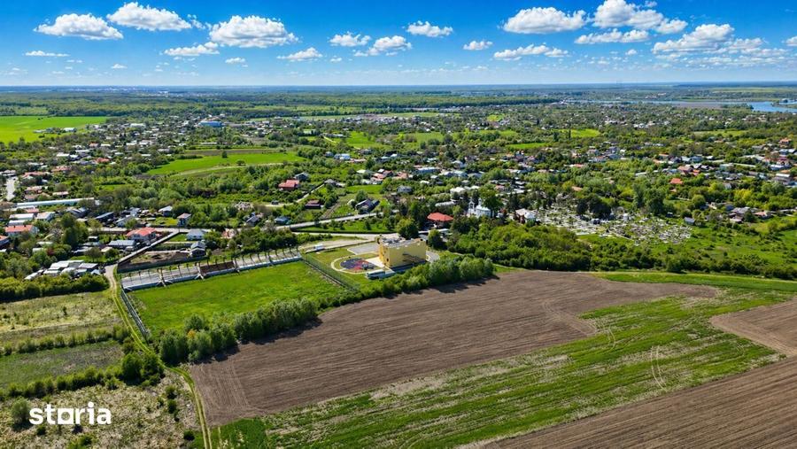 Teren de 21800 mp, în Gruiu