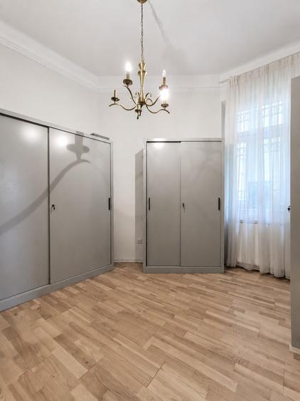 Casă individuală cu 5 camere cu Teren 180 Mp în Dacia