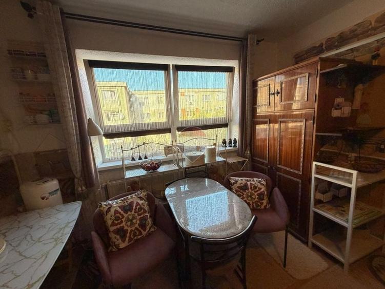 Apartament cu 2 camere decomandat în Hotvon