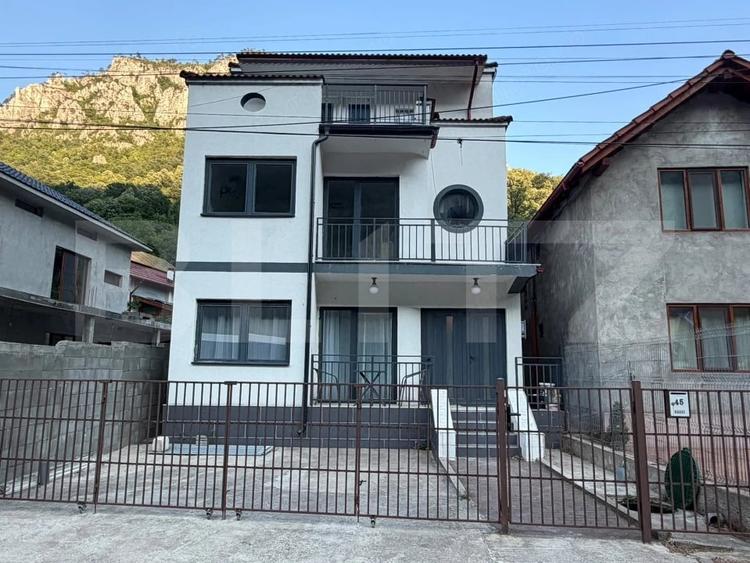 Casă cu Teren 192 Mp în Central