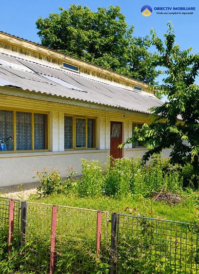 Casă individuală cu 2 camere cu Teren 2040 Mp în Unghi