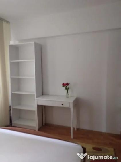 Apartament cu 2 camere semidecomandat în Piața Unirii