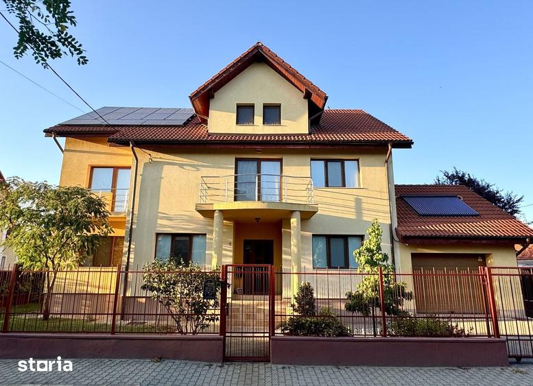 Casă cu 5 camere cu Teren 600 Mp în Lunei