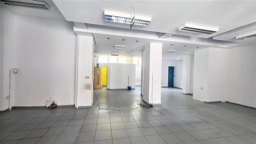 Spațiu comercial, de 180 mp, în Fabric