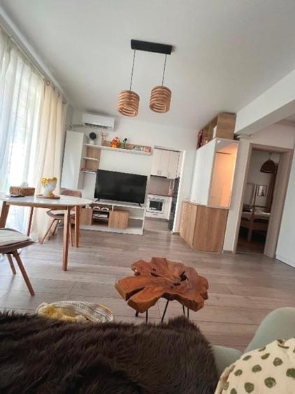 Apartament cu 2 camere semidecomandat, mobilat în 1 Decembrie 1918