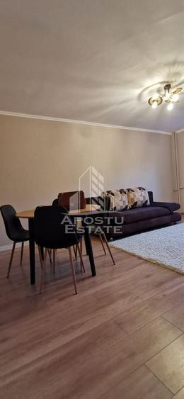 Apartament cu 3 camere decomandat, mobilat în Aradului