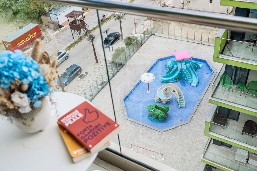 Apartament cu 3 camere decomandat în Mamaia-Sat