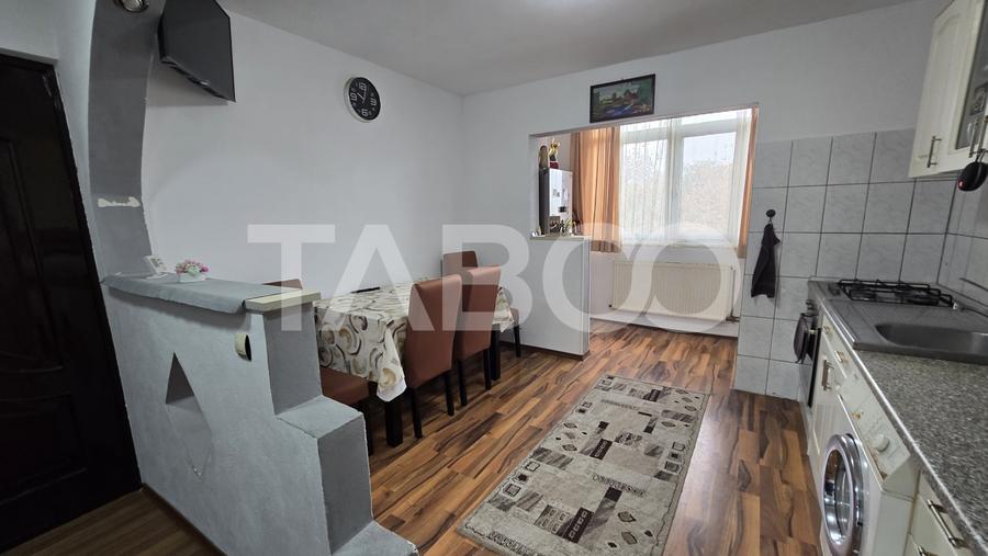 Apartament cu 2 camere decomandat, mobilat în Mihai Viteazul