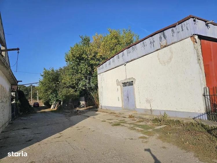 Spațiu comercial, de 1,000 mp, în Central