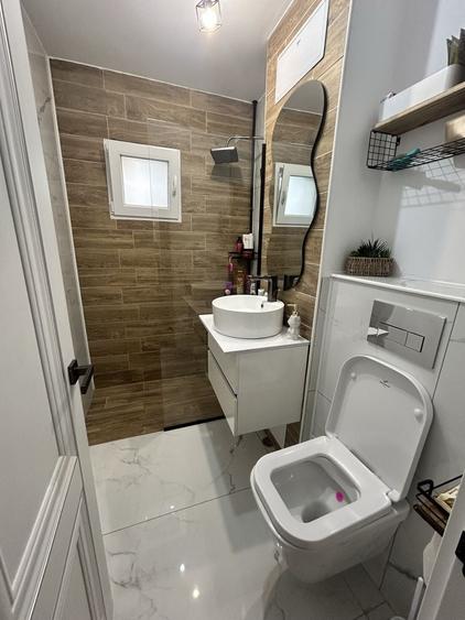 Apartament cu 3 camere decomandat în Popoveni