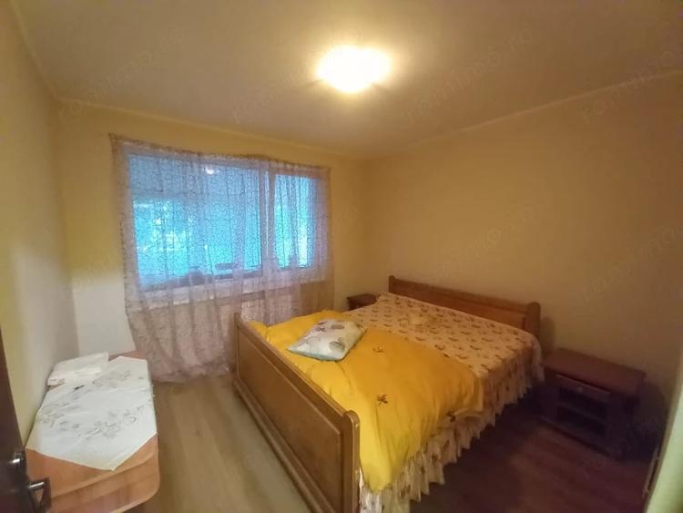 Apartament cu 3 camere decomandat în Săsar