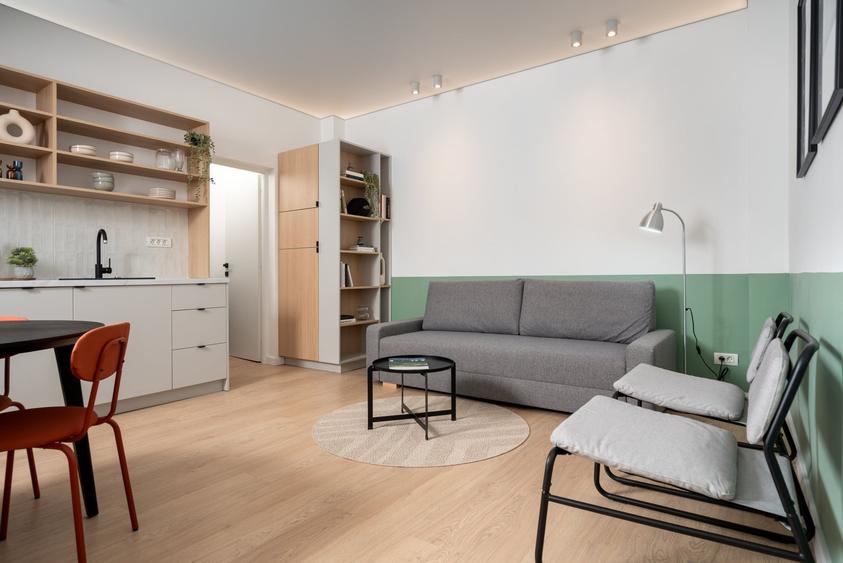 Apartament cu 3 camere semidecomandat, mobilat în Sala Palatului