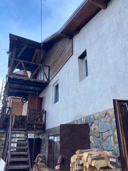 Casă cu 4 camere cu Teren 145 Mp în Lupeni
