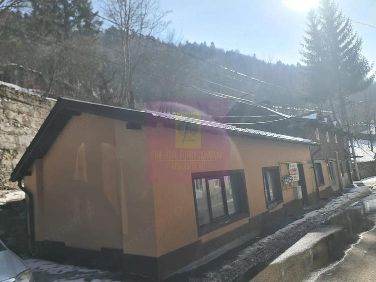 Casă cu 2 camere cu Teren 4 Mp în Azuga