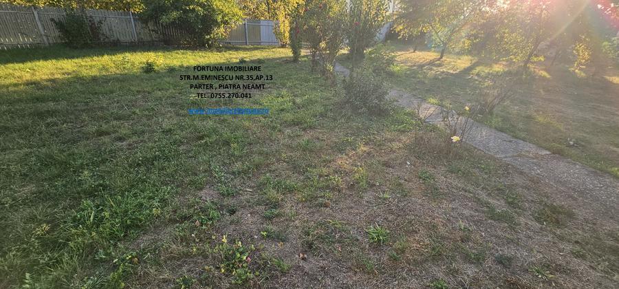 Casă cu 6 camere cu Teren 6329 Mp în Vest