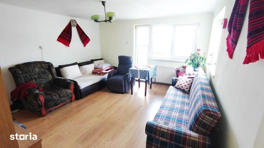 Casă cu 6 camere cu Teren 385 Mp în Dâmbul Rotund