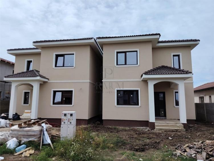 Duplex despartit prin C.T. - spatios - 5 camere - bucatarie - 1