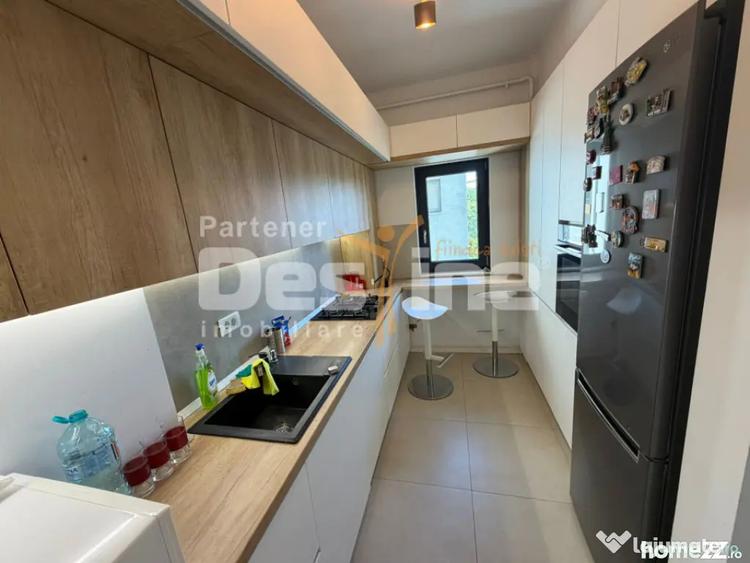 Apartament cu 3 camere, mobilat în Central