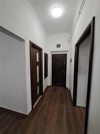Birou, de 58 mp, în Central
