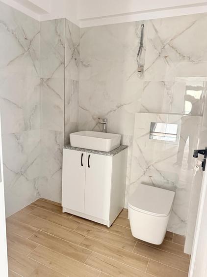 Apartament cu 3 camere decomandat în Nicolina