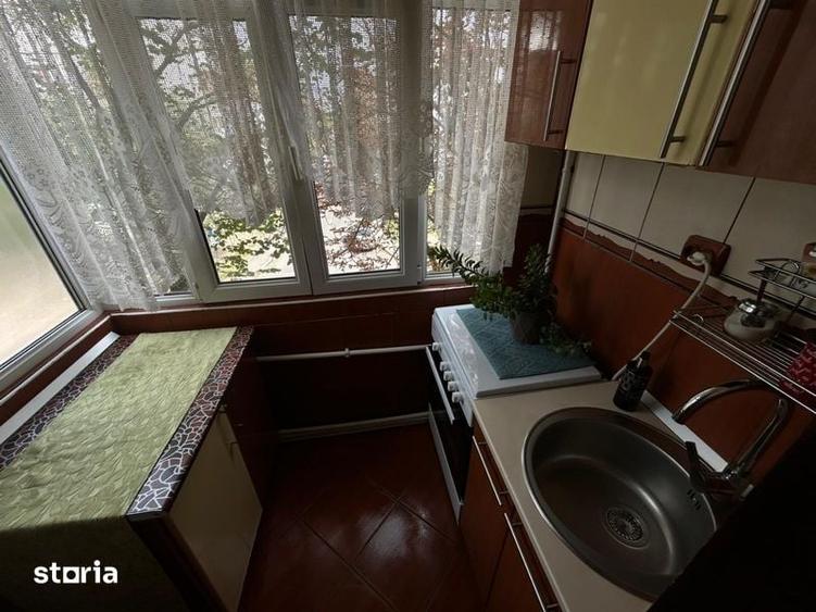 Apartament cu 2 camere decomandat în Broșteni