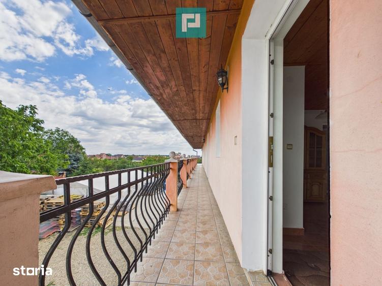 Casă cu 9 camere cu Teren 1579 Mp în Tămășeu