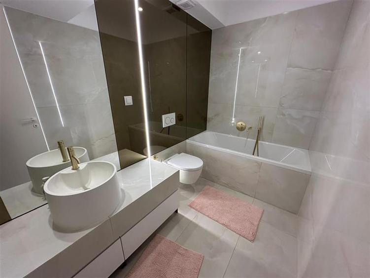 Apartament cu 3 camere decomandat, mobilat în Pipera