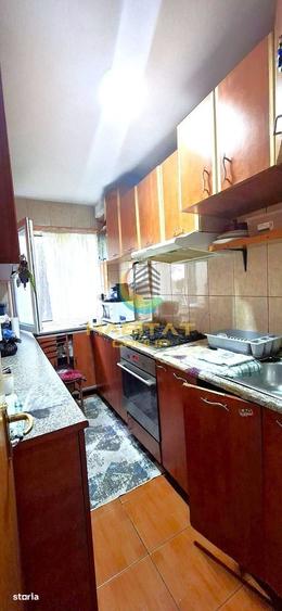 Apartament cu 3 camere semidecomandat în Central