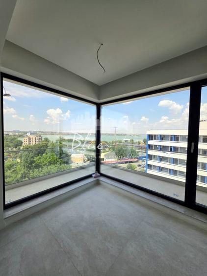 Apartament cu 3 camere decomandat în Faleza Nord