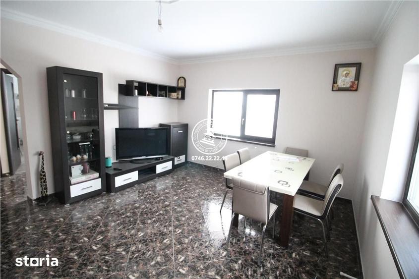 Casă cu 5 camere cu Teren 500 Mp în Holboca
