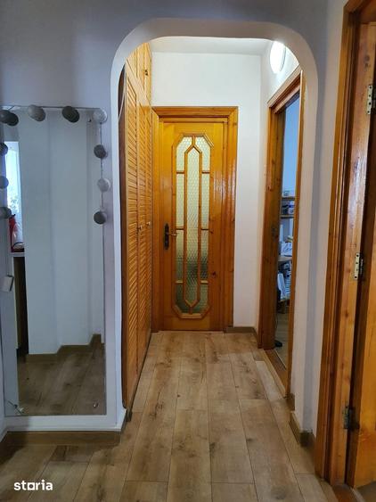 Apartament cu 3 camere decomandat în Micro 3