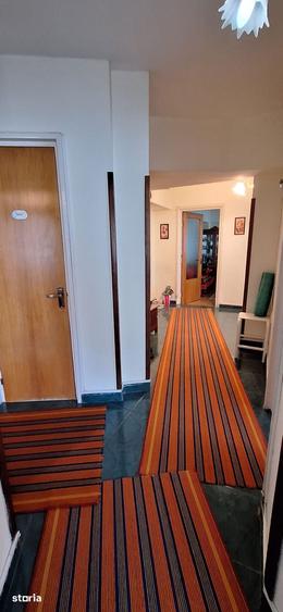 Apartament cu 4 camere decomandat în Pantelimon